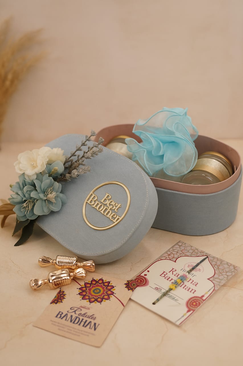 Elegant Oval Hamper